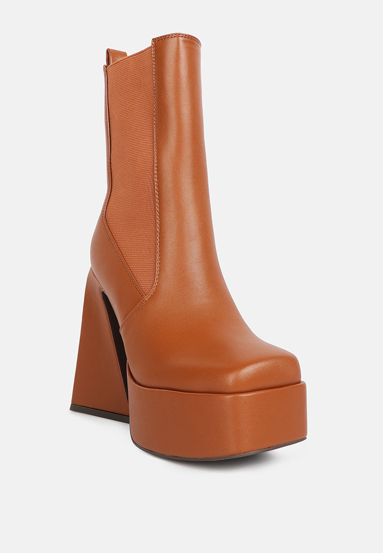 The Metropolitan Stride - Elevated Edgy Platform Boot